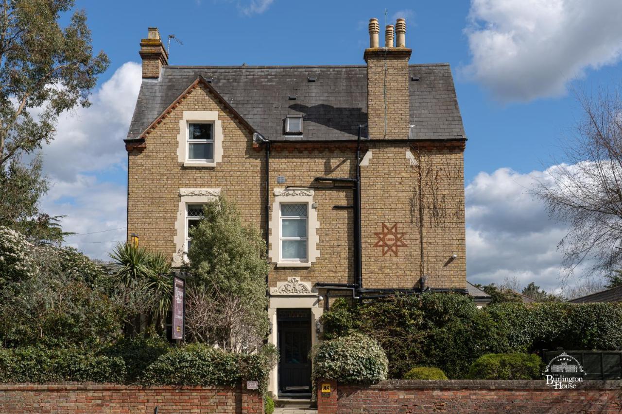 Burlington House Boutique Bed and Breakfast Oxford Eksteriør billede The former station building