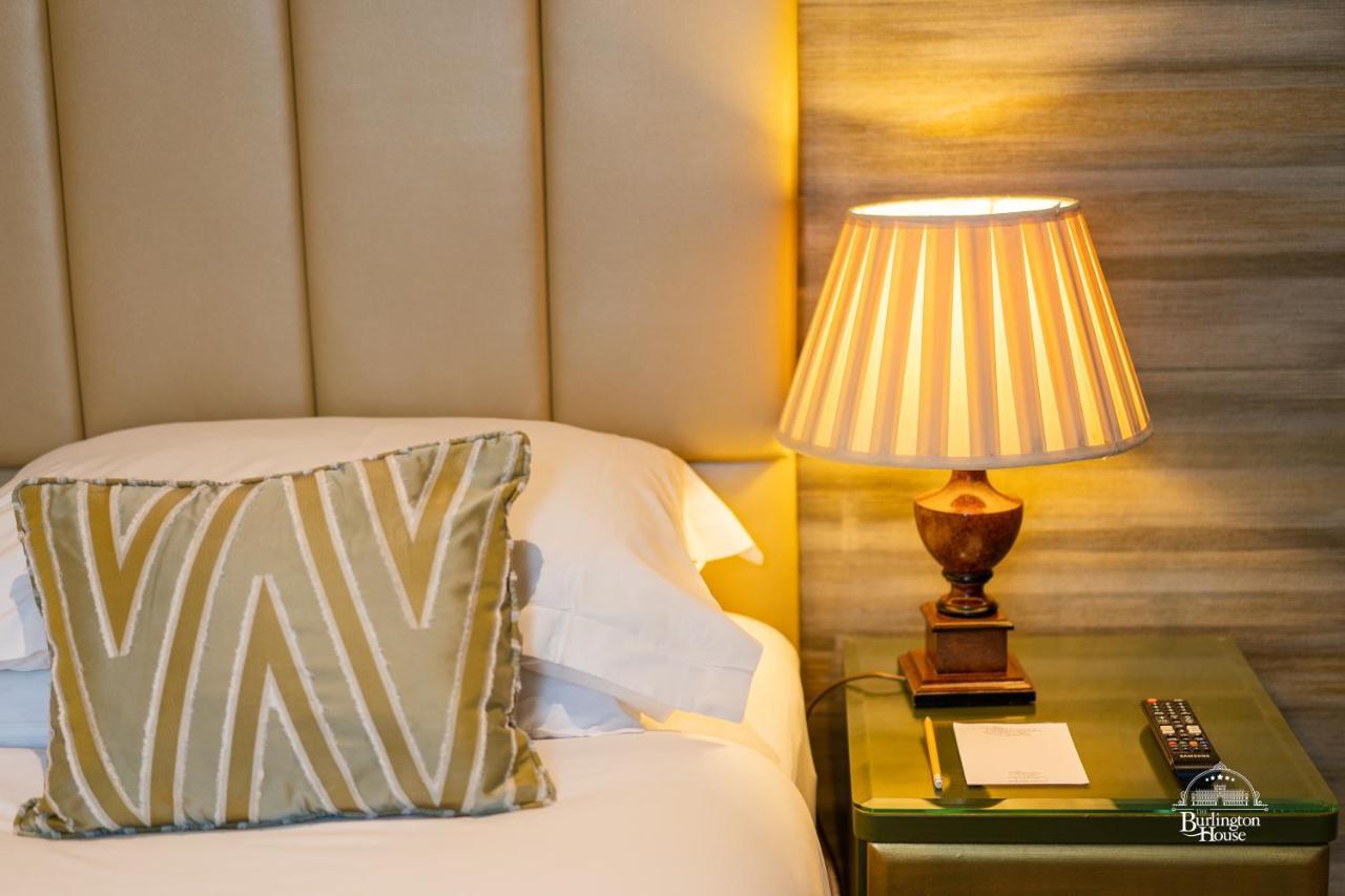 Burlington House Boutique Bed and Breakfast Oxford Eksteriør billede A lampshade