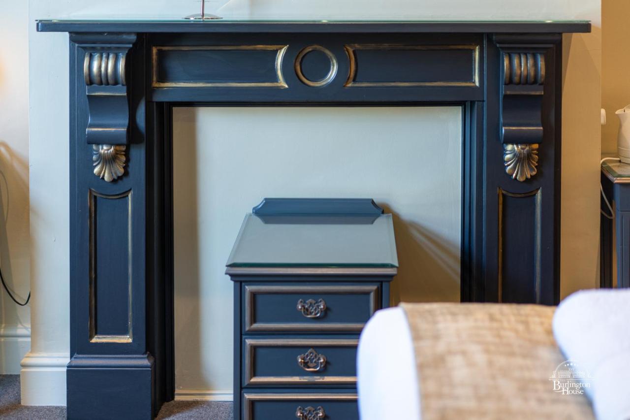 Burlington House Boutique Bed and Breakfast Oxford Eksteriør billede A fireplace in the hotel