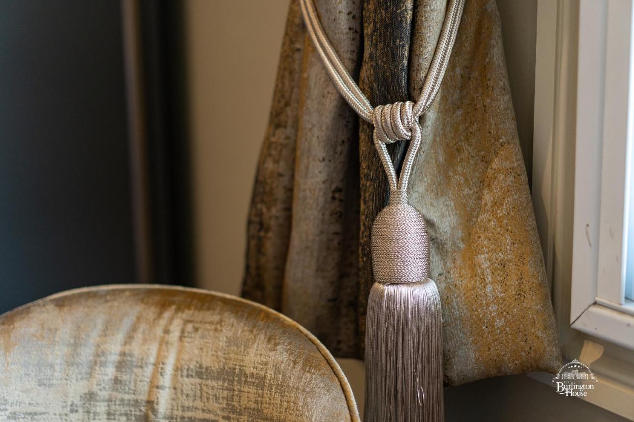 Burlington House Boutique Bed and Breakfast Oxford Eksteriør billede A curtain tieback