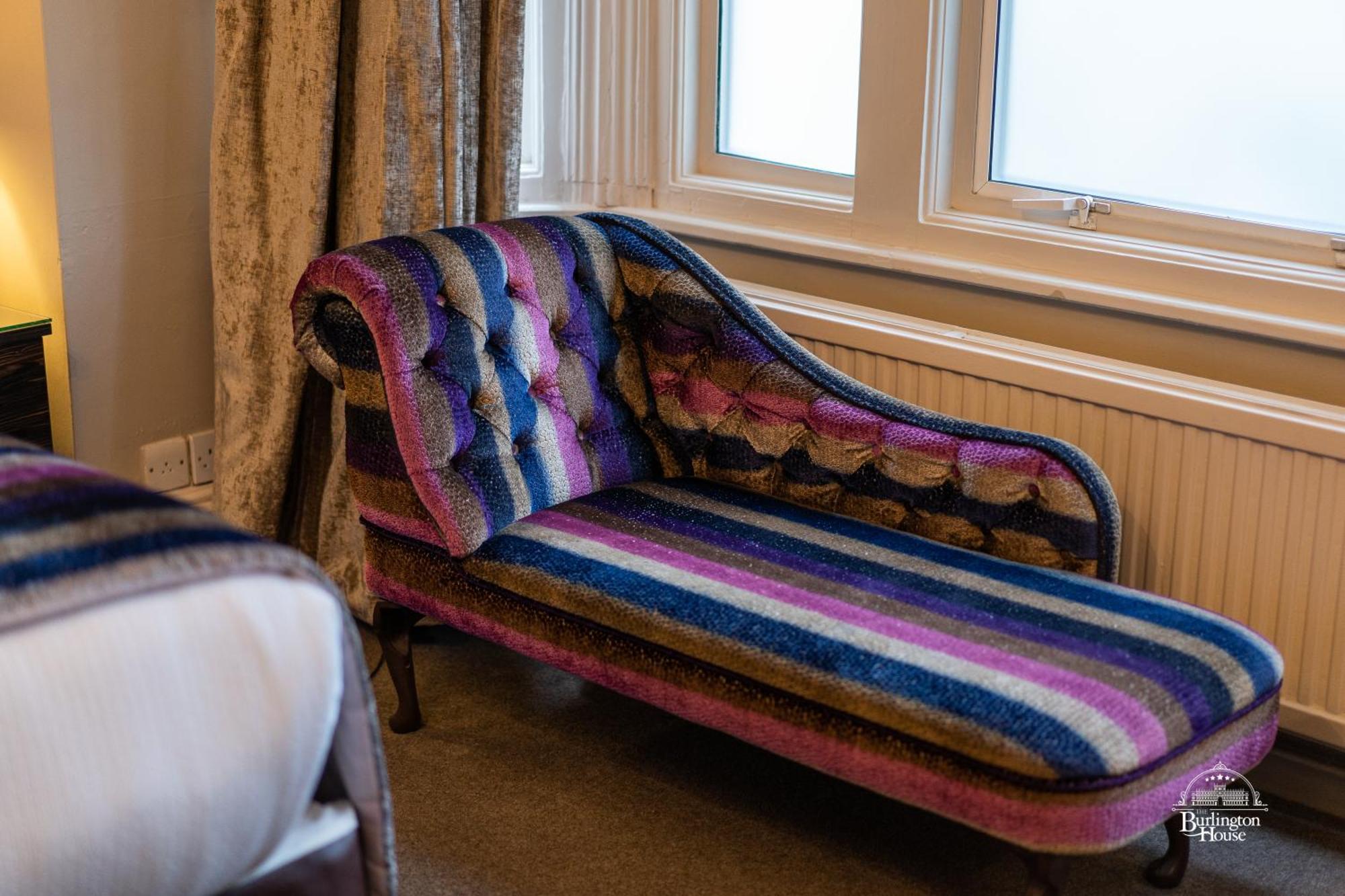 Burlington House Boutique Bed and Breakfast Oxford Værelse billede A modern chaise longue