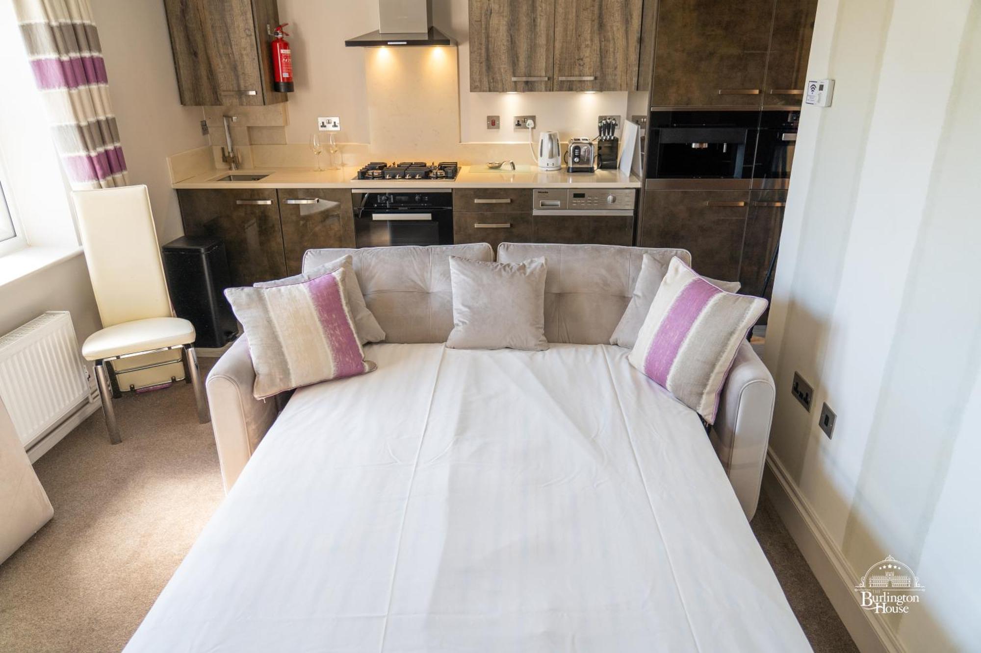 Burlington House Boutique Bed and Breakfast Oxford Eksteriør billede A sofa bed